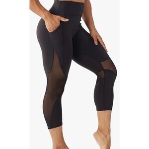 black capri Yoga pants L Phone pockets workout leggings tummy control No Lines